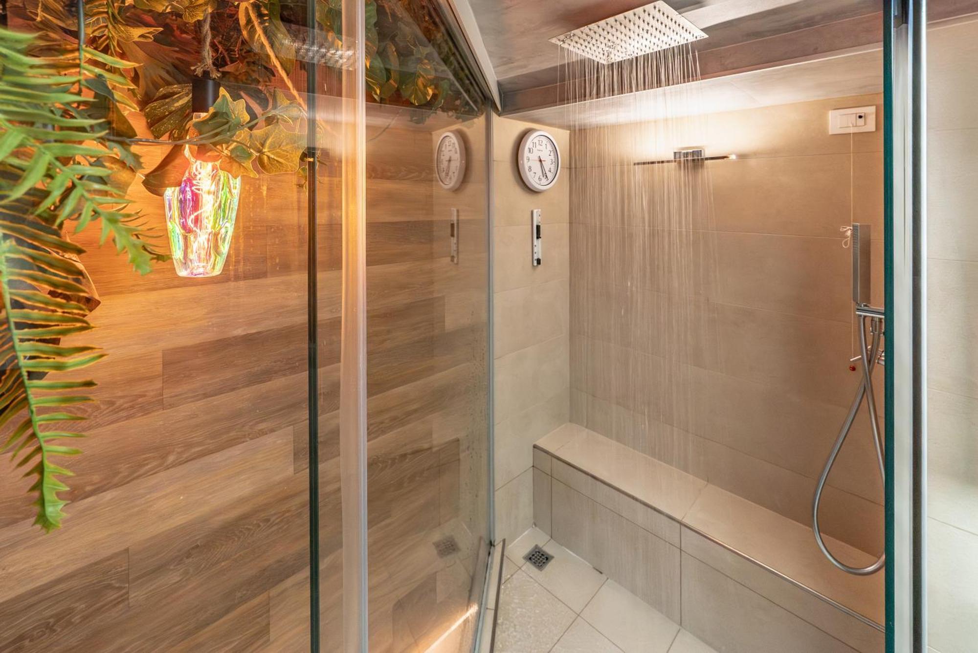 Luxe & Central Haven - Jacuzzi, Sauna, Steam, Private Parking โกโม ภายนอก รูปภาพ
