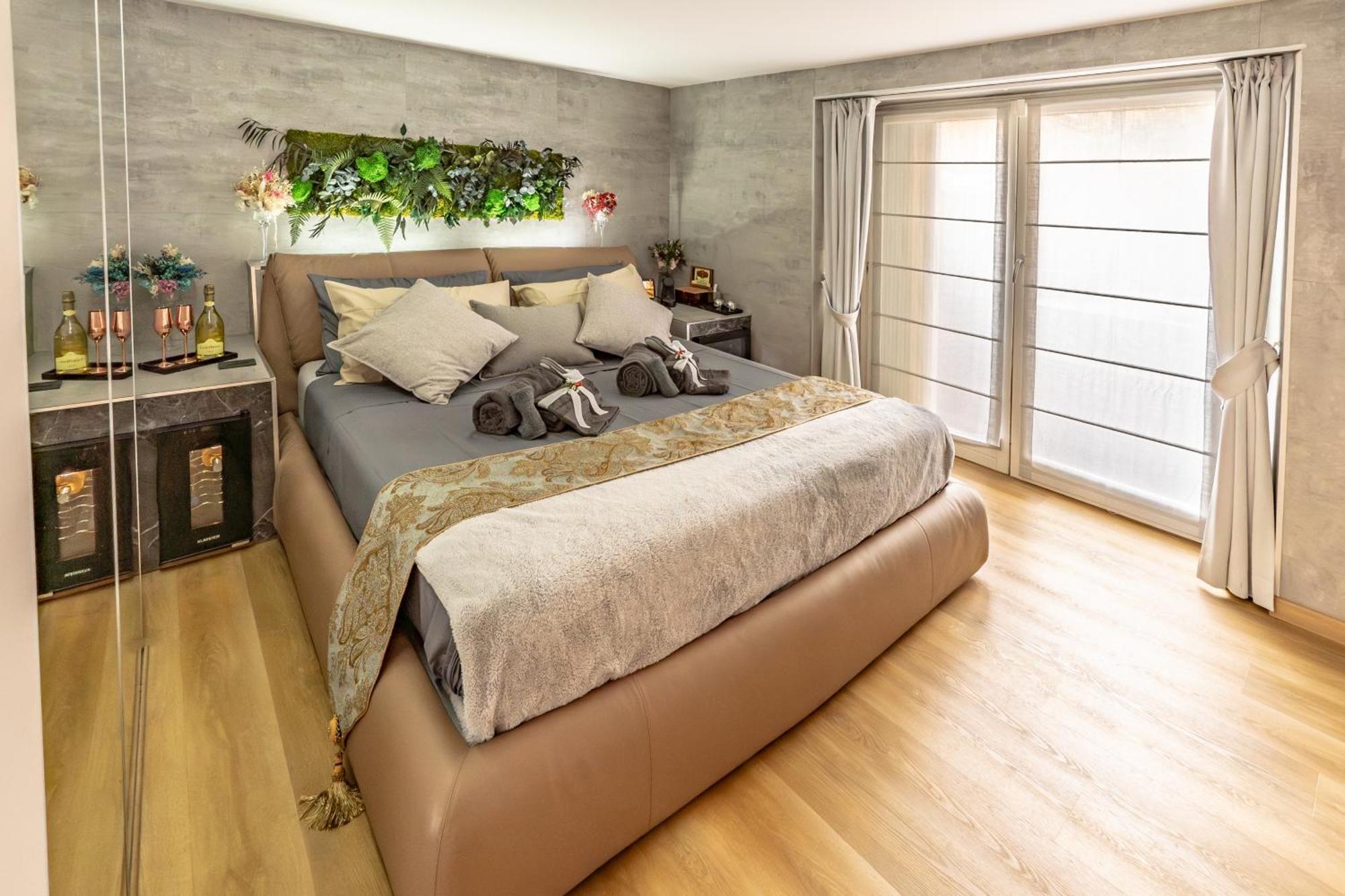Luxe & Central Haven - Jacuzzi, Sauna, Steam, Private Parking โกโม ภายนอก รูปภาพ