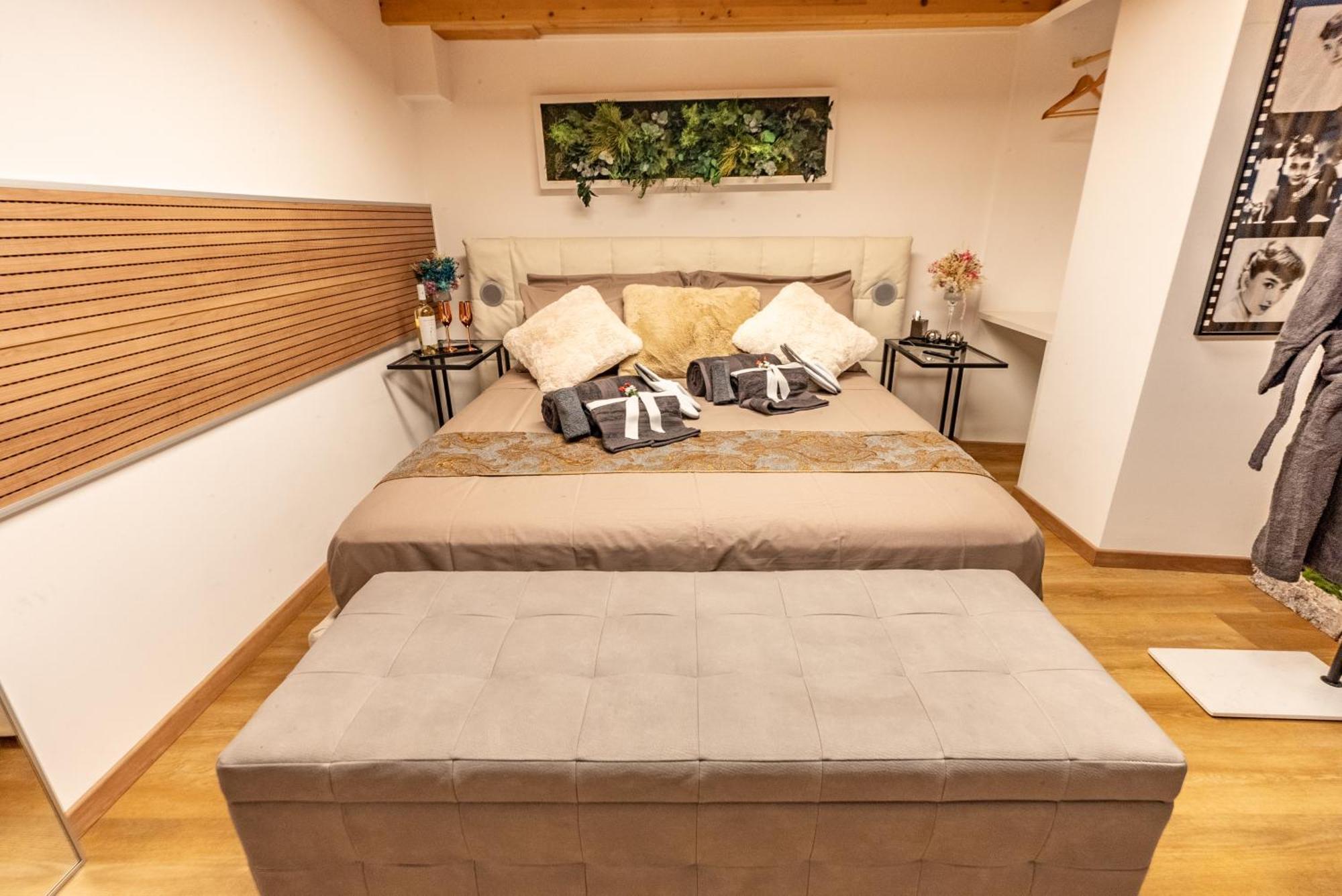 Luxe & Central Haven - Jacuzzi, Sauna, Steam, Private Parking โกโม ภายนอก รูปภาพ
