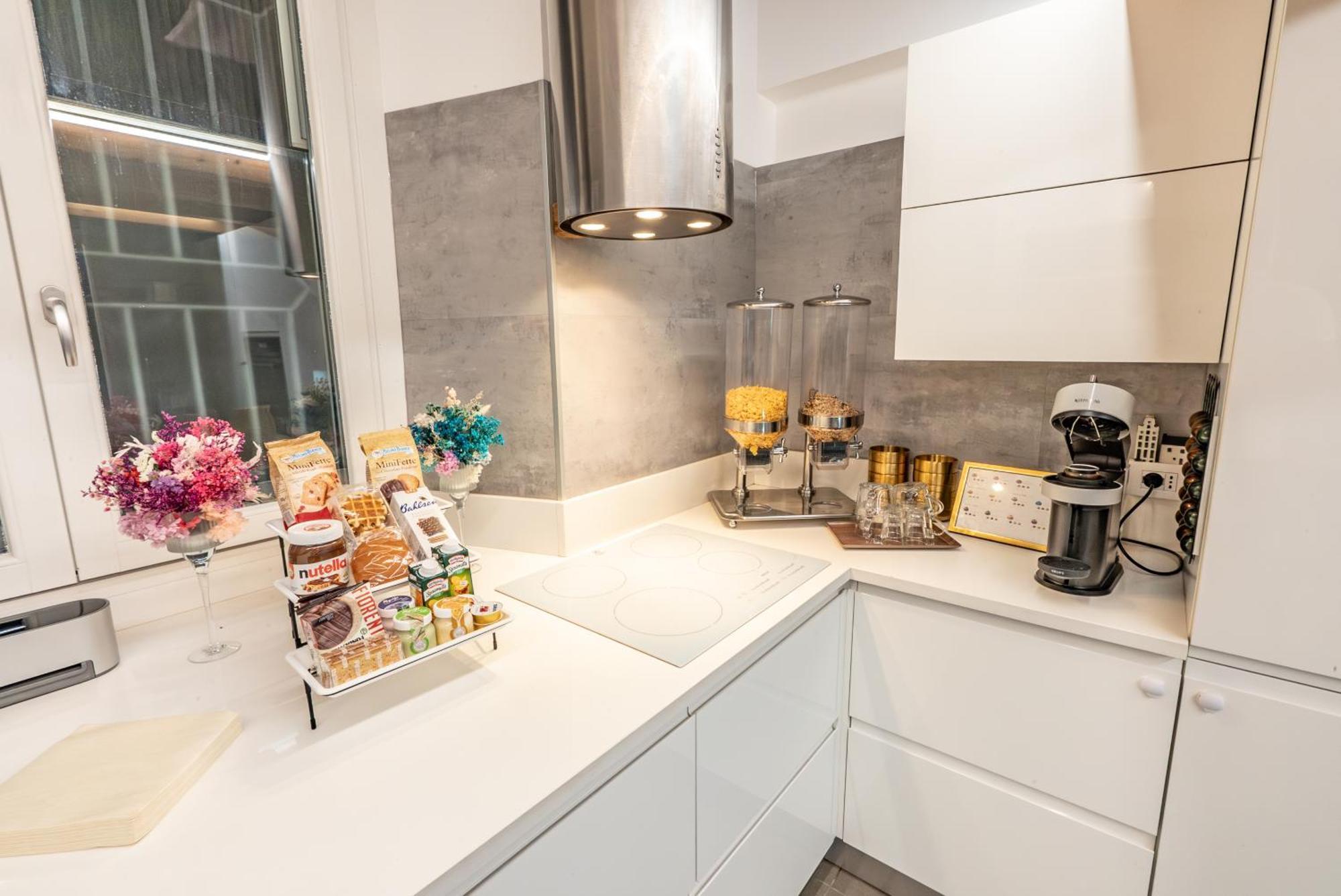 Luxe & Central Haven - Jacuzzi, Sauna, Steam, Private Parking โกโม ภายนอก รูปภาพ