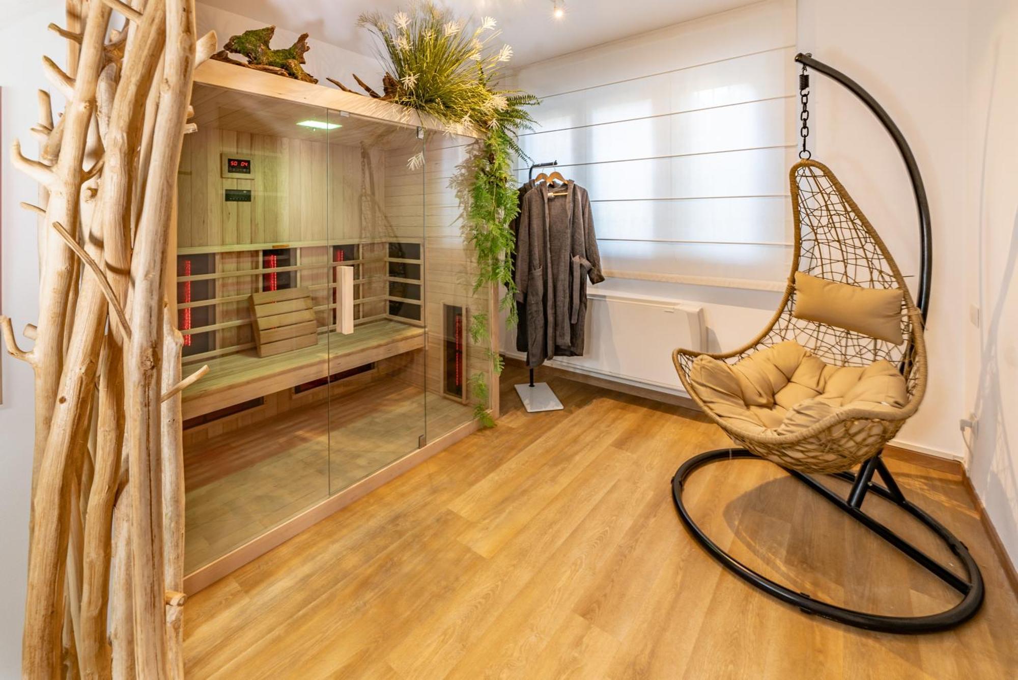 Luxe & Central Haven - Jacuzzi, Sauna, Steam, Private Parking โกโม ภายนอก รูปภาพ