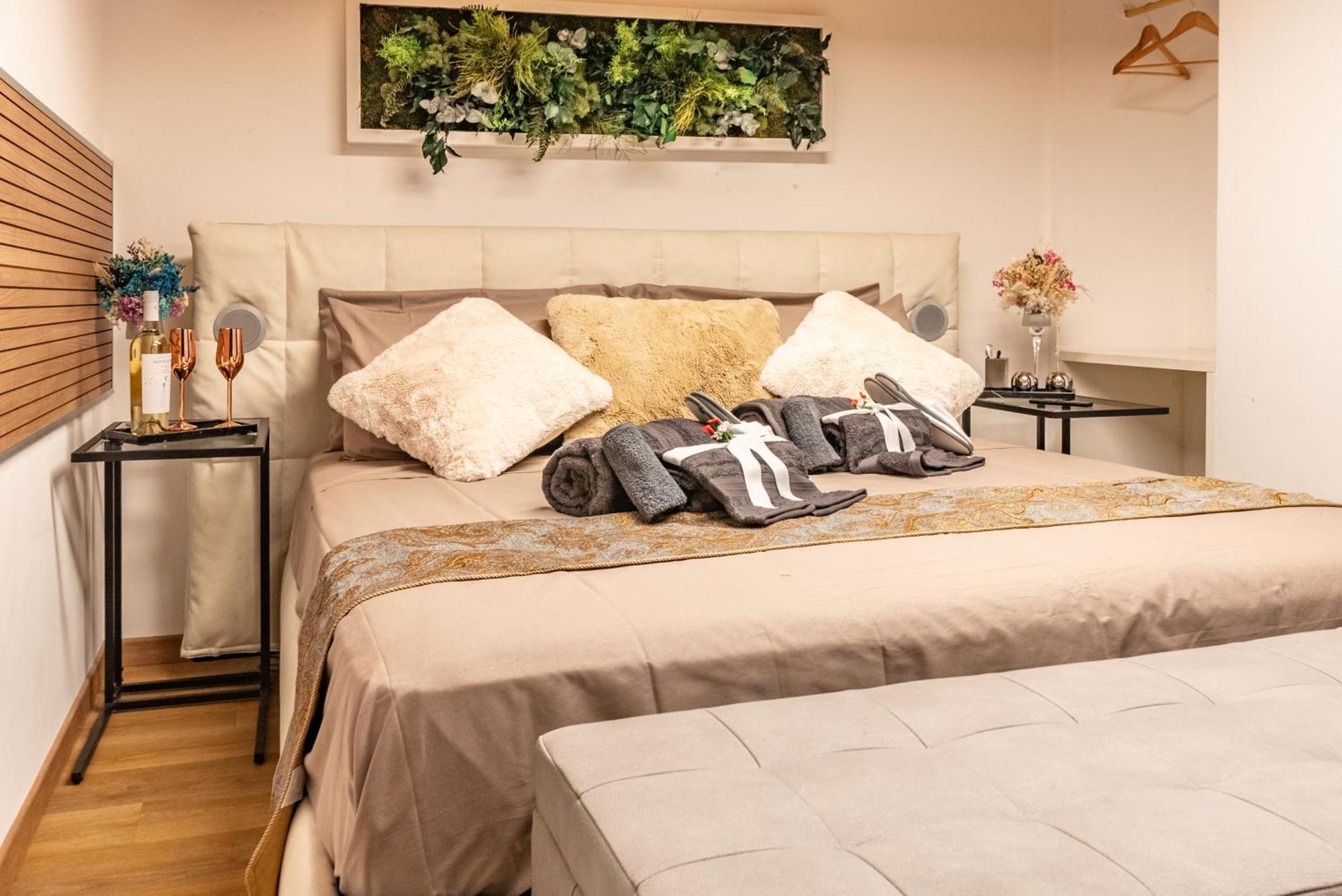 Luxe & Central Haven - Jacuzzi, Sauna, Steam, Private Parking โกโม ภายนอก รูปภาพ